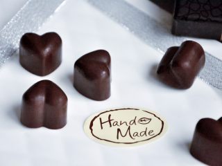 11、心型调温巧克力,经过调温的巧克力，特别好看。