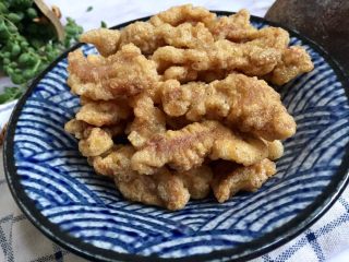 16、香酥滑嫩的小酥肉,全部炸好