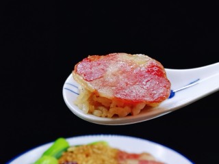 17、懒人煲仔饭--电饭煲版,腊肠清淡养生不上火、味美甘甜，四季皆宜，即使在春夏也不显得油腻，突破了腊肠的季节界限。