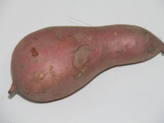 2、幸福早餐~红薯山药小米粥,红薯一个，我只用了半个