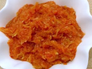 7、柚子茶/果酱,熬好的柚子装入碗中凉透