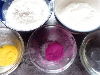 1、五彩汤圆,材料准备。