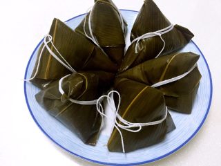 10、紫薯水晶粽,成品图,然后放高压锅中煮十分钟即可。