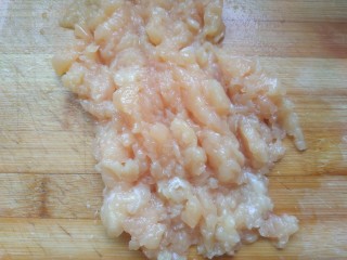 3、香菇肉末豆腐,鸡肉剁馅