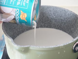 6、自制香芋西米露超好吃，甩糖水店几条街,5、锅中加入椰浆