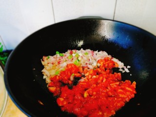 17、了不起的小番茄+茄汁鲜虾鸡蛋面,再加入番茄末