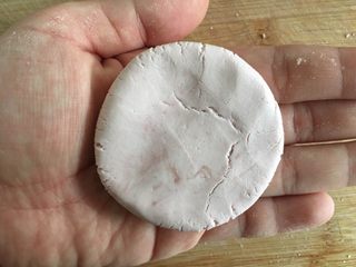 12、彩色糯米糍,压扁