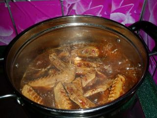 12、麻辣鸭头鸭翅,稍后关火浸泡入味