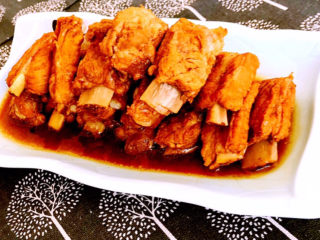 16、冬至美食    简单易做的家常红烧排骨,家常红烧排骨香辣适宜，骨酥肉烂，香而不腻~