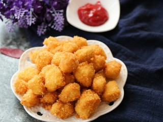 12、柠香鸡米花,装盘配上番茄酱就更赞啦～