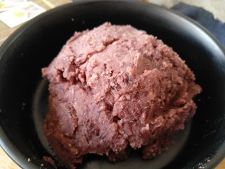 16、自制红豆沙,自己在家做豆沙还是非常简单 干净又卫生 用量也可以把控。