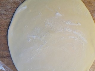 28、炸酱面~自制手擀面版,上面多撒一些干面粉