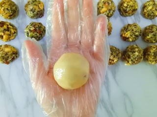 12、五仁月饼,收口