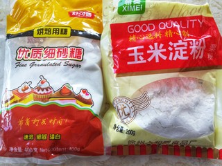 2、牛奶也能炸着吃,这是玉米淀粉