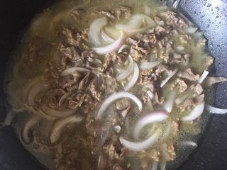 10、小牛饭便当,加清水，与食材齐平，大火烧3分钟左右到汁收浓