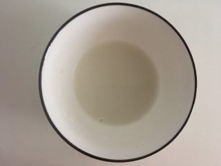 12、小牛饭便当,加入刚没过淀粉的清水，调成水淀粉