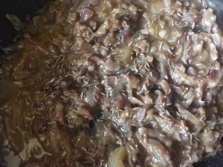 14、小牛饭便当,按喜好可以加些孜然，简单翻炒一下就好了～如果用羊肉卷，一定要放孜然哦～绝配