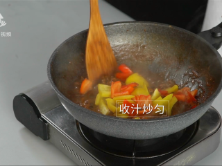 23、酱香浓郁的开胃鲁菜,三步学会秘制酱焖鸡,均匀收汁