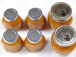 13、橘子柠檬????果酱,气泡排尽就可以拿出来了。擦干净放在阴凉处保存。凉透了之后放到保鲜里。