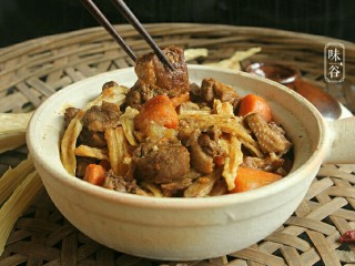 13、电饭煲版腐竹焖鸭,香喷喷的腐竹焖鸭就做好了……