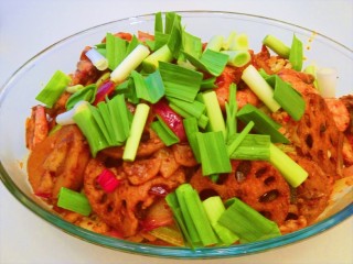 1、麻辣干锅虾,麻辣干锅虾。