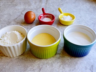 1、奶香玉米饼,准备食材