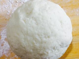 4、美味酱香饼,温水和面面团稍软
