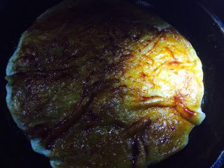 15、美味酱香饼,选择一种自己喜欢口味的酱刷上