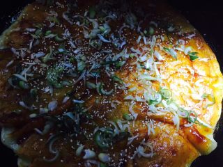 17、美味酱香饼,散上白芝麻出锅