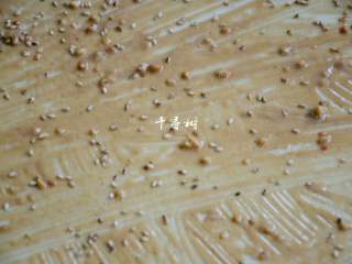 10、芝麻花生千层酱香饼 酱香浓郁层次分明,最后再撒上一点白芝麻。