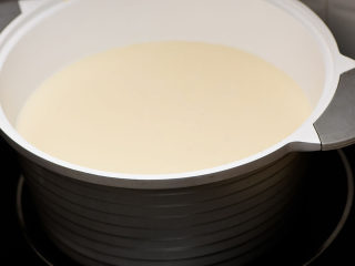 9、不用盐卤，不用内脂，一样做出好吃的豆腐,加热豆浆。