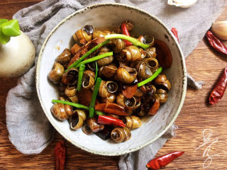 15、麻辣田螺,上桌品尝,多喝2瓶啤酒的节奏