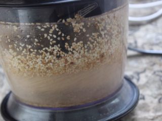 7、自做芝麻酱,搅拌