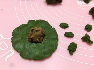 9、夏-青橘烧果子,压扁，豆沙10g。