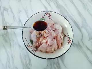 7、栗子烧鸡,1勺生抽