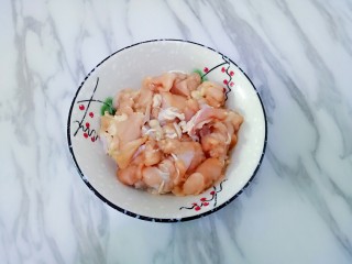 9、栗子烧鸡,搅拌均匀，腌制半小时