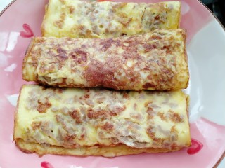 16、菜脯蛋卷,全部煎好切成小块即可享用