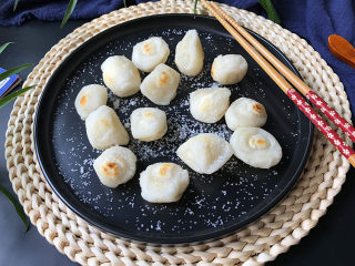 12、炒元宵,出锅装盘