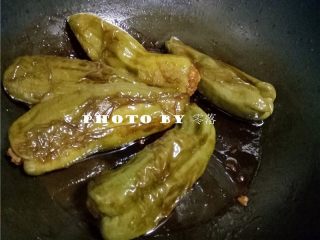 12、糖醋青椒酿肉,食材熟了之后,大火收汁;