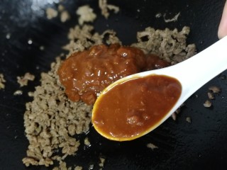 10、香菇牛肉酱,5汤匙黄豆酱。