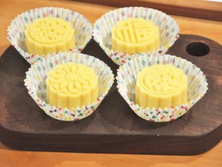 14、绿豆糕,送礼自吃两相宜。