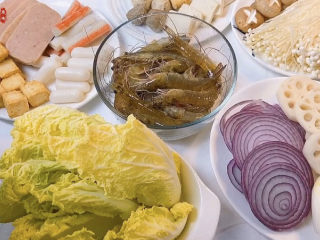 4、部队火锅,其他食材处理一下，备用