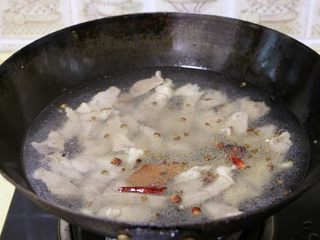 11、胡萝卜土豆炖牛肉,差不多这个水量就好了