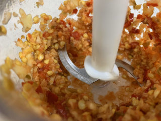 13、爆炒田螺肉,泡椒和姜打碎