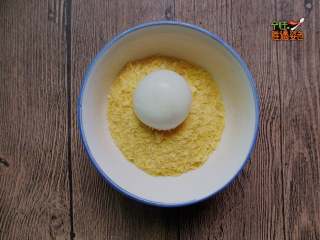 5、干吃汤圆,裹上一层面包糠