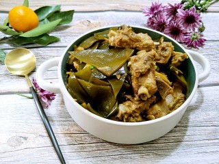 14、海带炖排骨,装盘上桌，好有食欲呀。