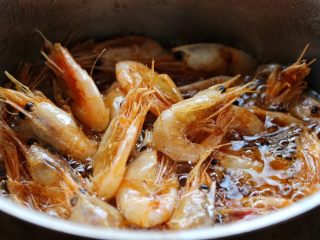 9、香辣虾,炸至金黄，酥脆