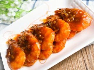 22、茄汁大虾,成品图来一张。特别的好吃，你也试试吧！