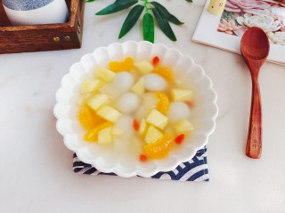 1、水果汤圆,先来一份尝尝