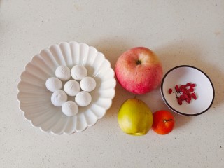 2、水果汤圆,准备需要的食材